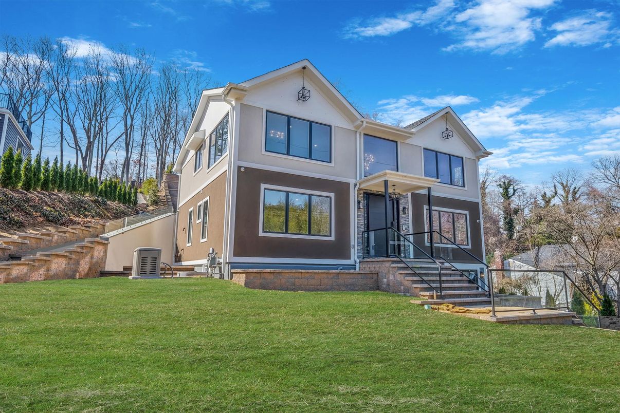 Backyard, Exterior, Facade, Farmhouse