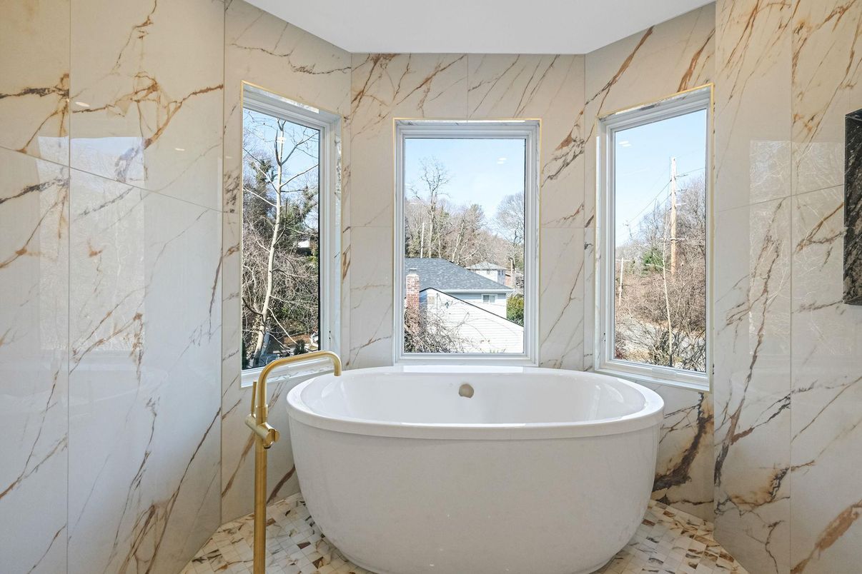 Bathroom, Free Standing Baths, Interior, Marble, Marble Walls