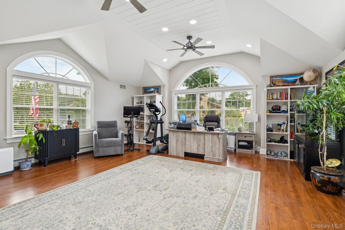 Home Office, Interior, Recessed Lighting, Wood Texture Flooring
