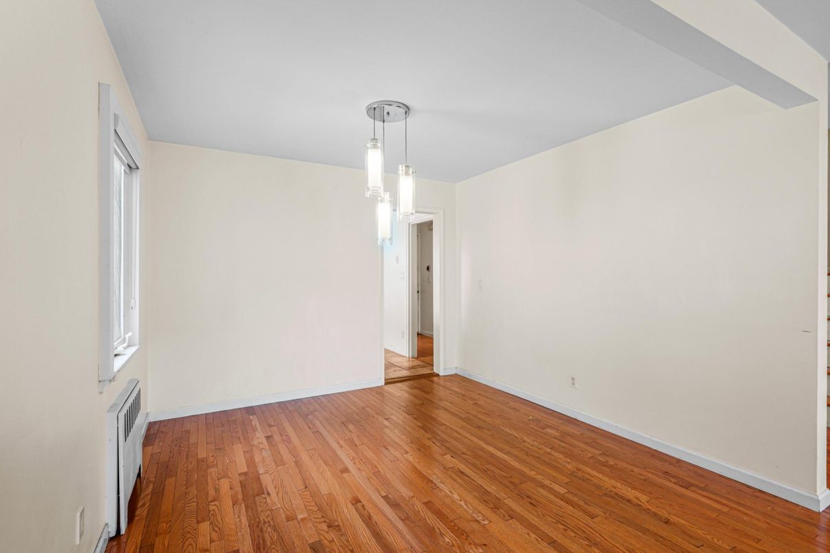 Empty room, Interior, Pendant Lights, Wood Texture Flooring