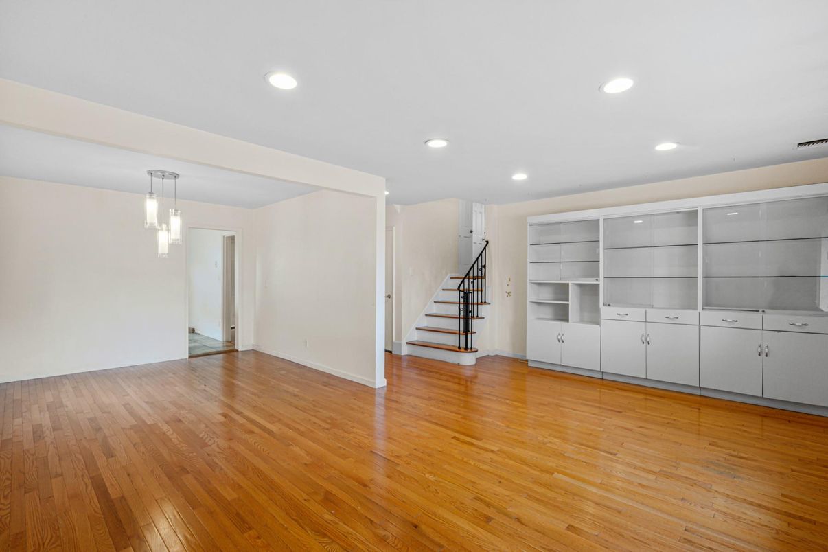 Empty room, Interior, Pendant Lights, Recessed Lighting, Wood Texture Flooring