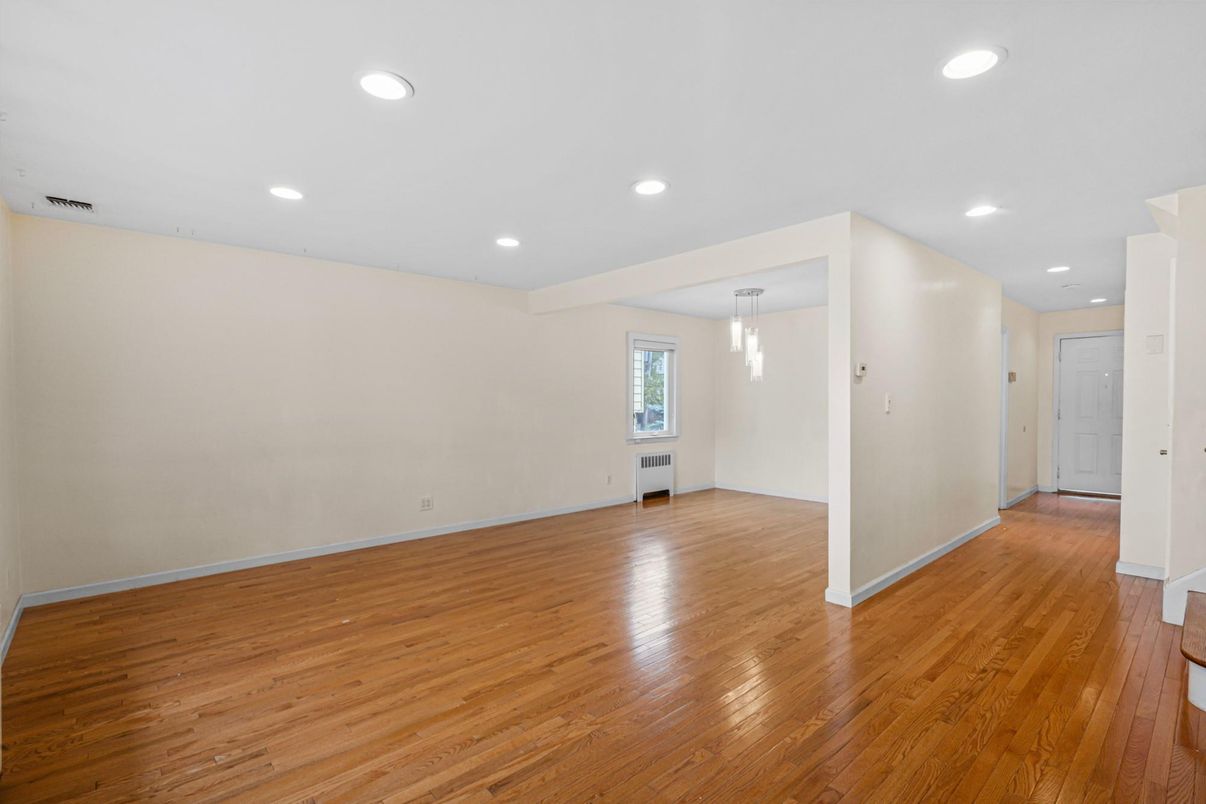 Empty room, Interior, Pendant Lights, Recessed Lighting, Wood Texture Flooring
