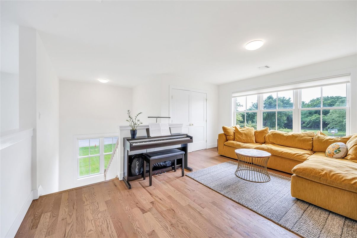 Interior, Living room, Piano, Recessed Lighting, Wood Texture Flooring