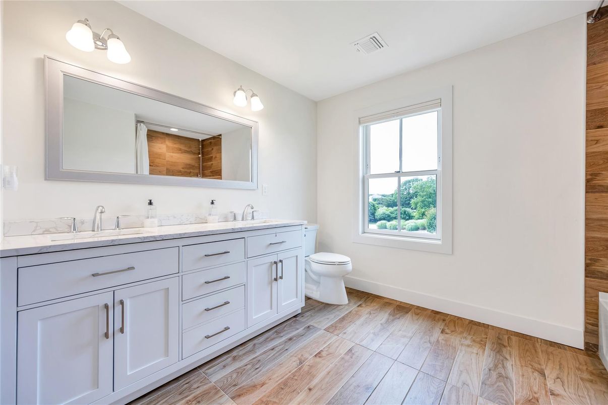 Bathroom, Dual Sink Vanities, Interior, Wood Texture Flooring