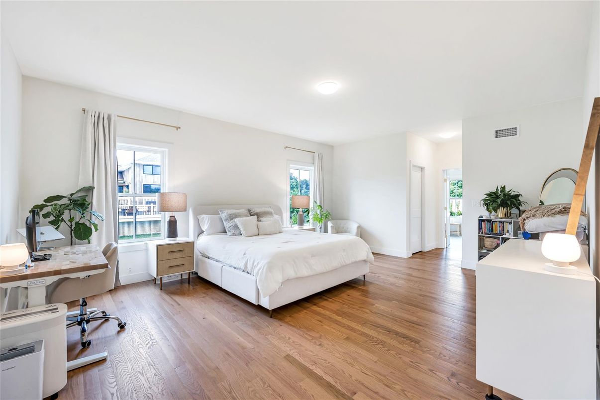 Bedroom, Home Office, Interior, Recessed Lighting, Wood Texture Flooring