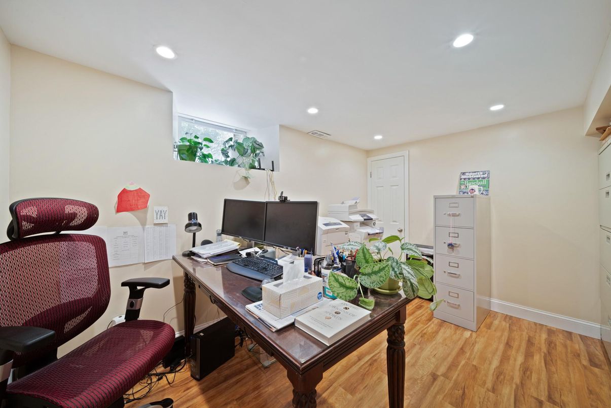 Home Office, Interior, Recessed Lighting, Wood Texture Flooring