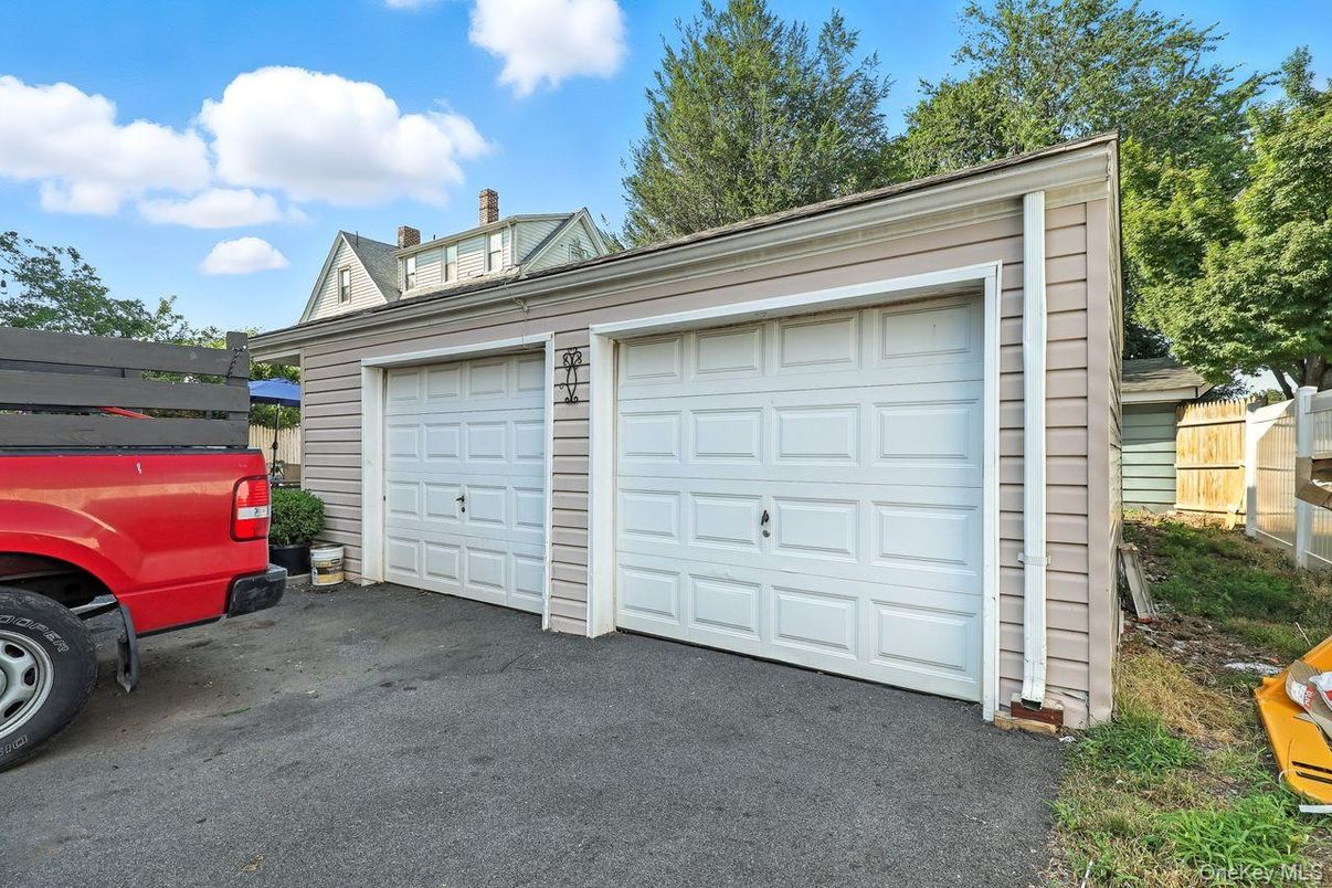 Detached Garage, Exterior