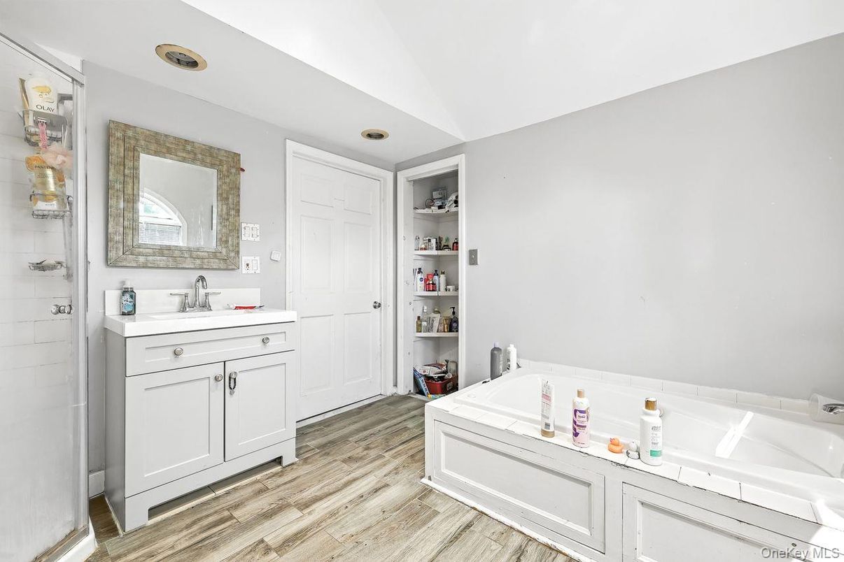 Bathroom, Interior, Recessed Lighting, Wood Texture Flooring