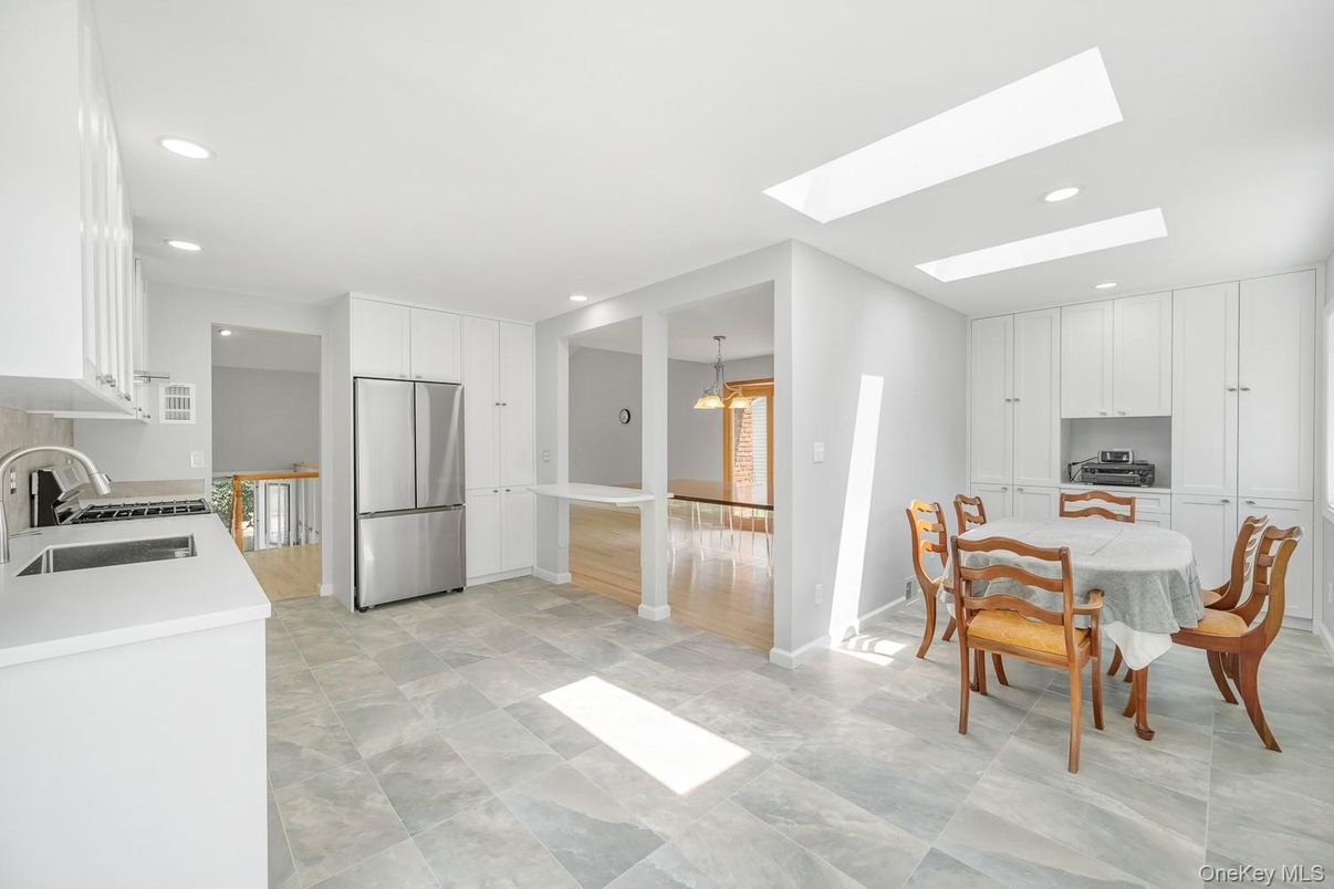 Dining room, Interior, Kitchen, Pendant Lights, Recessed Lighting