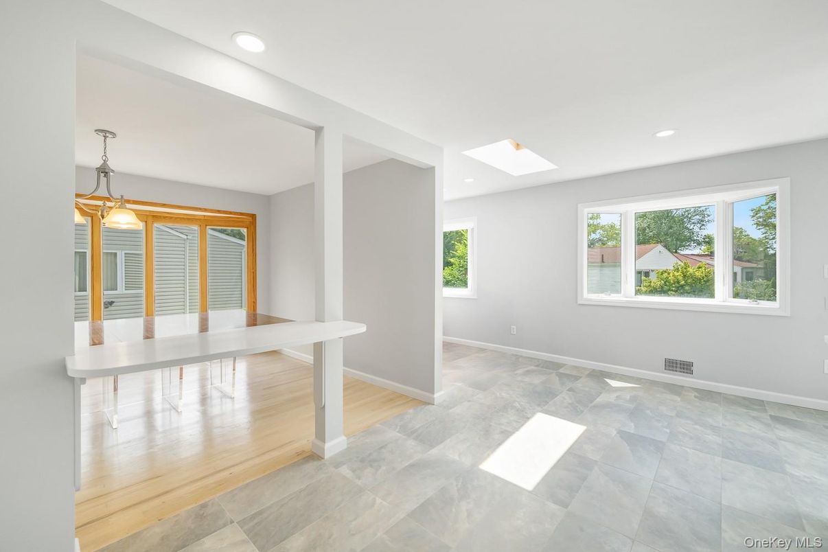 Empty room, Interior, Pendant Lights, Recessed Lighting