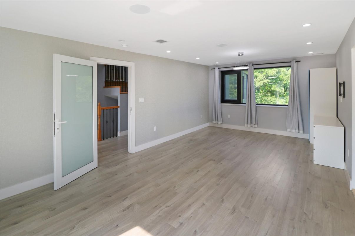 Empty room, Interior, Pendant Lights, Recessed Lighting, Wood Texture Flooring
