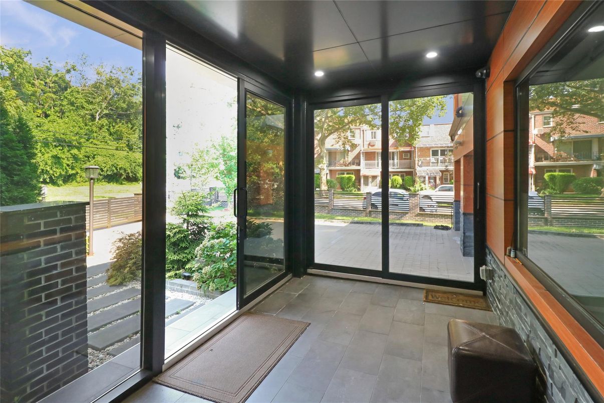 Interior, Recessed Lighting, Sun Room