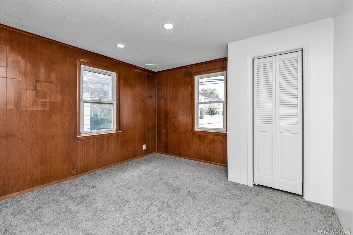 Empty room, Interior, Recessed Lighting, Wooden Walls