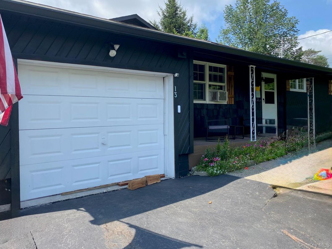 Detached Garage, Exterior