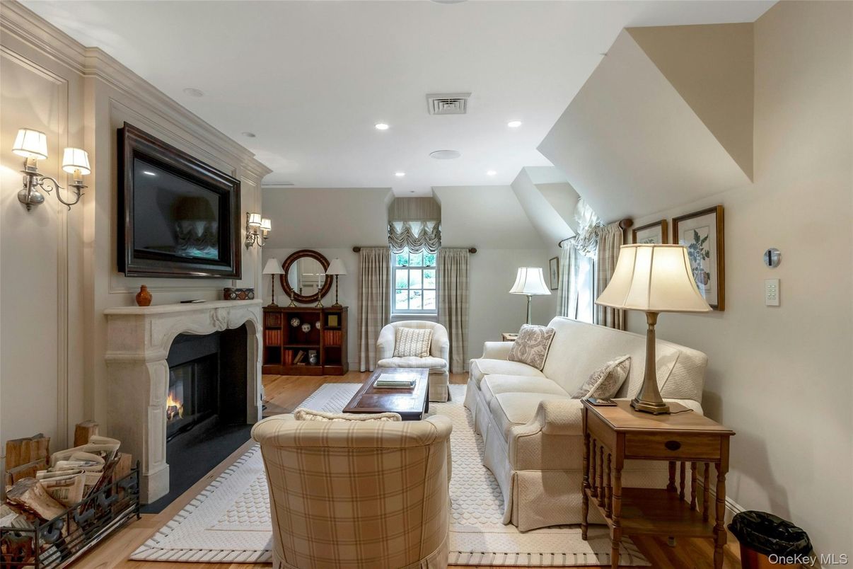 Fireplace, Interior, Living room, Recessed Lighting, Wood Texture Flooring