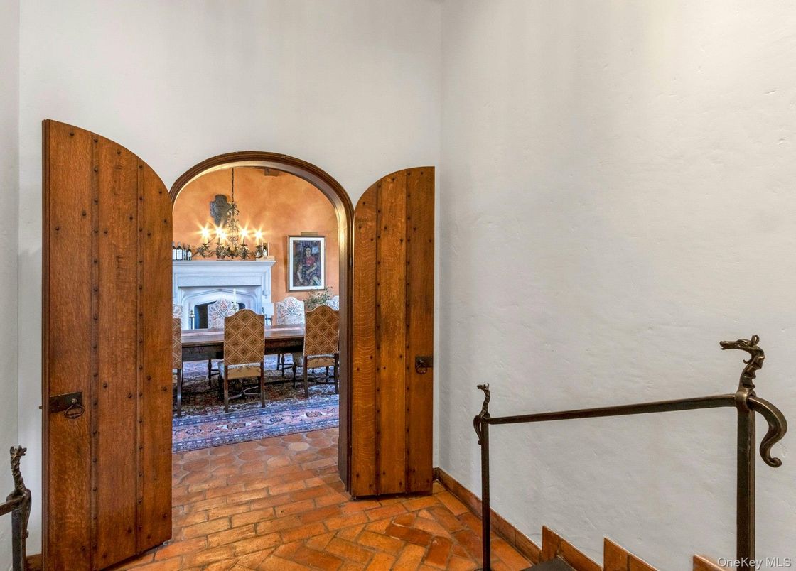 Chandelier, Dining room, Interior