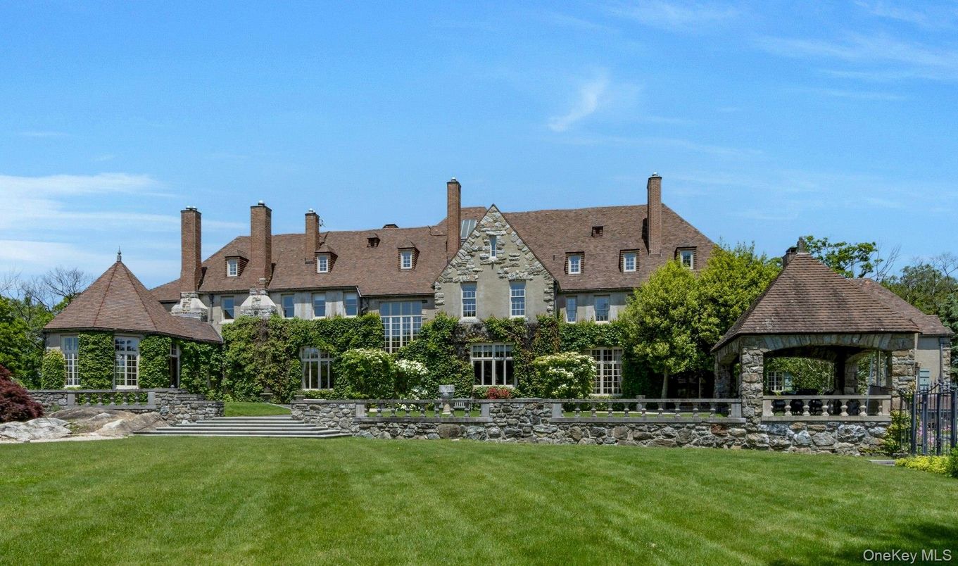 Backyard, Exterior, Facade, French Provincial