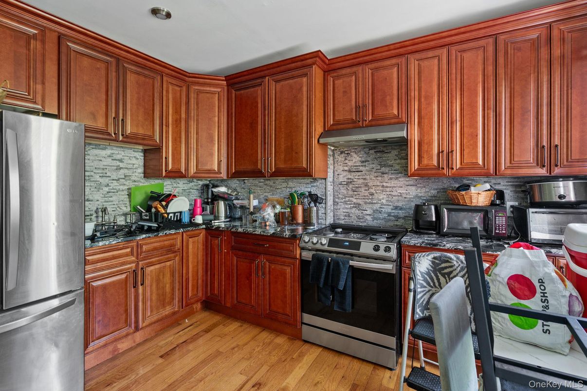 Interior, Kitchen, Stainless Steel Appliances, Wood Texture Flooring