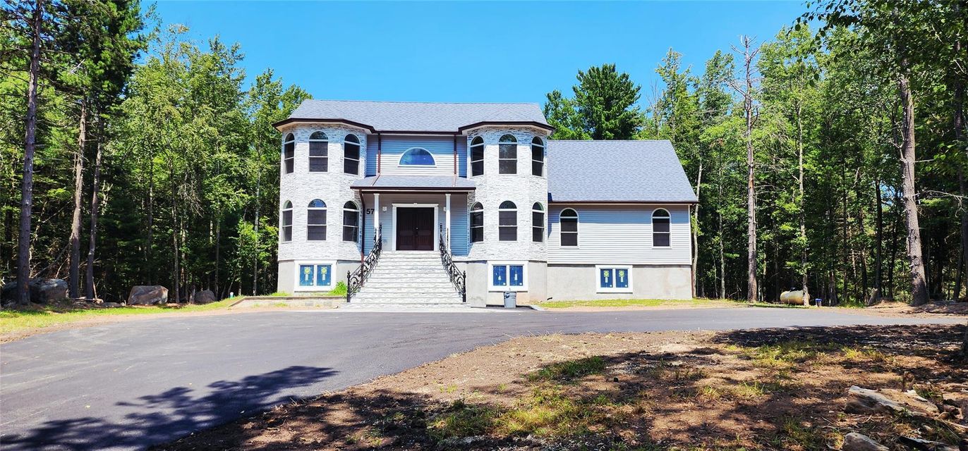 Exterior, Facade, French Provincial