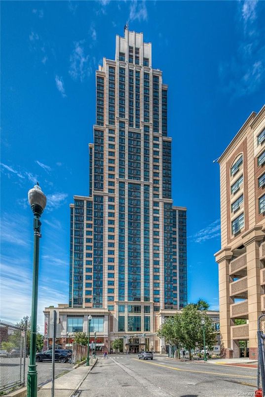 Exterior, Facade, Highrise