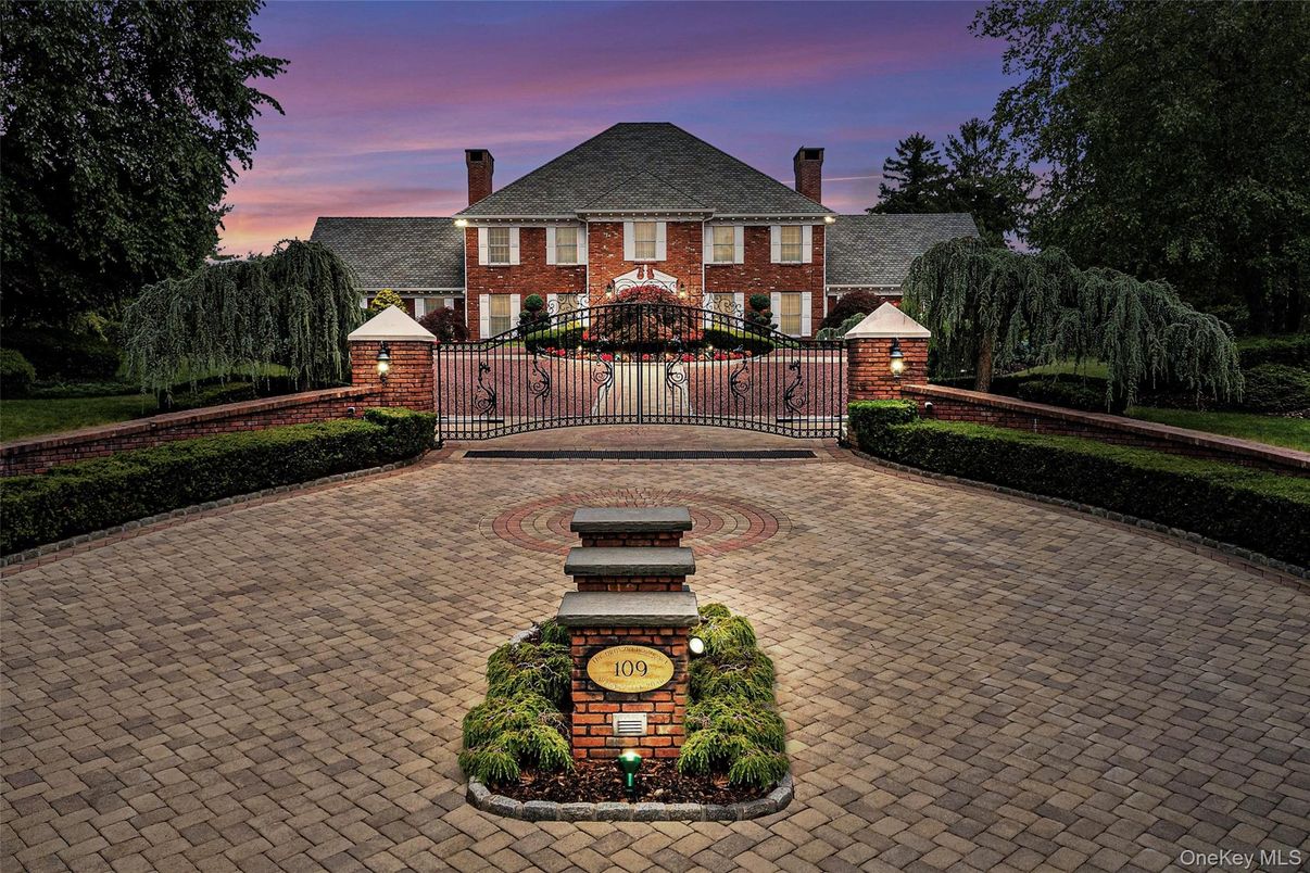 Exterior, Facade, Brick Facade, French Provincial