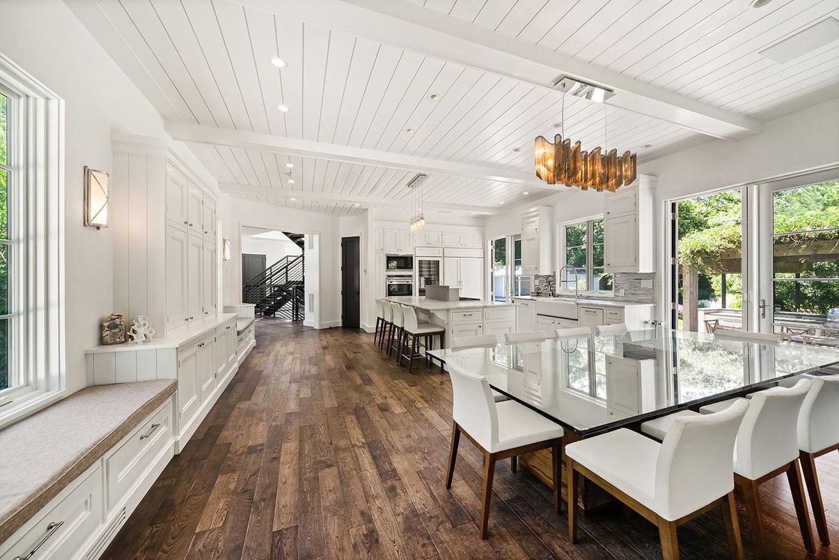 Chandelier, Dining room, Interior, Kitchen, Pendant Lights, Recessed Lighting, Wood Texture Flooring