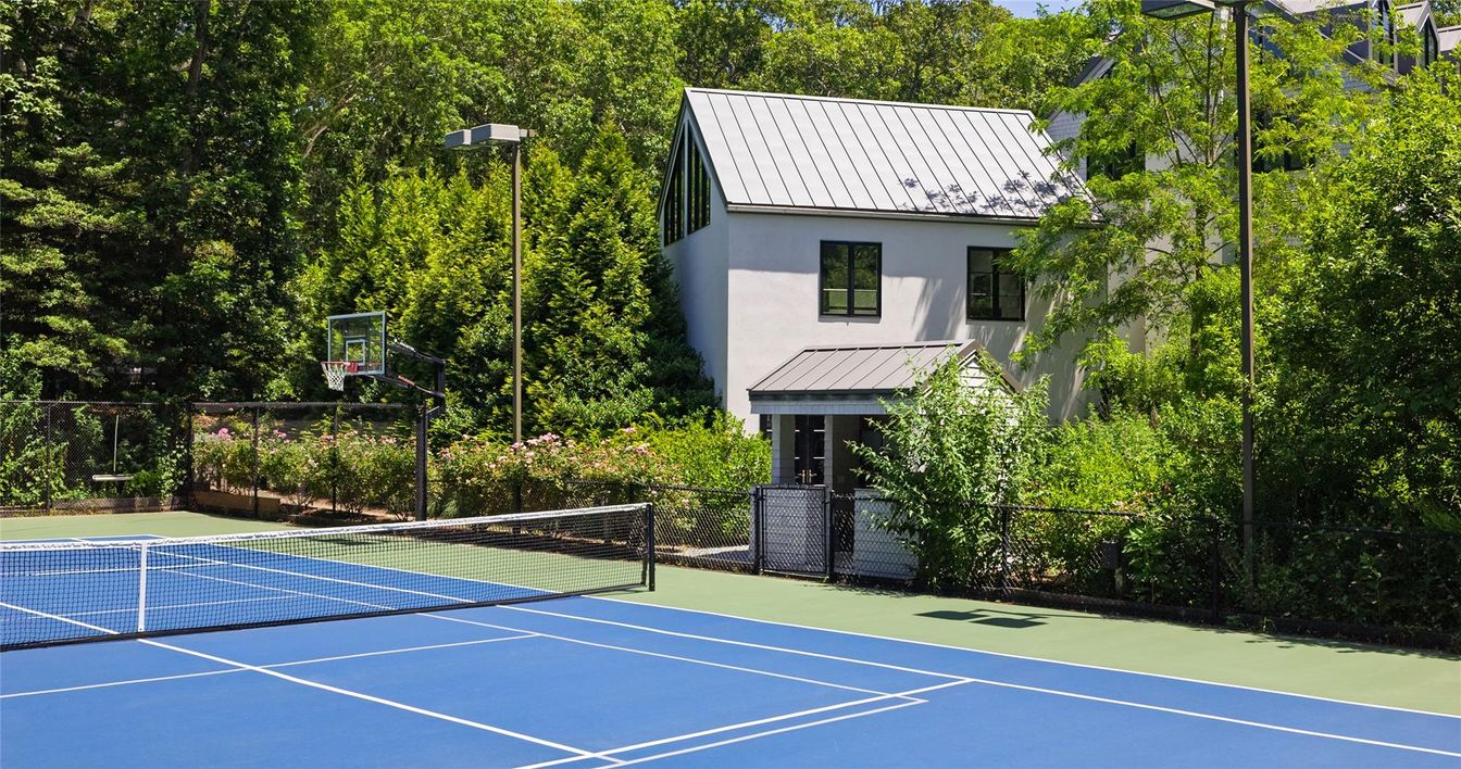 Exterior, Tennis Courts