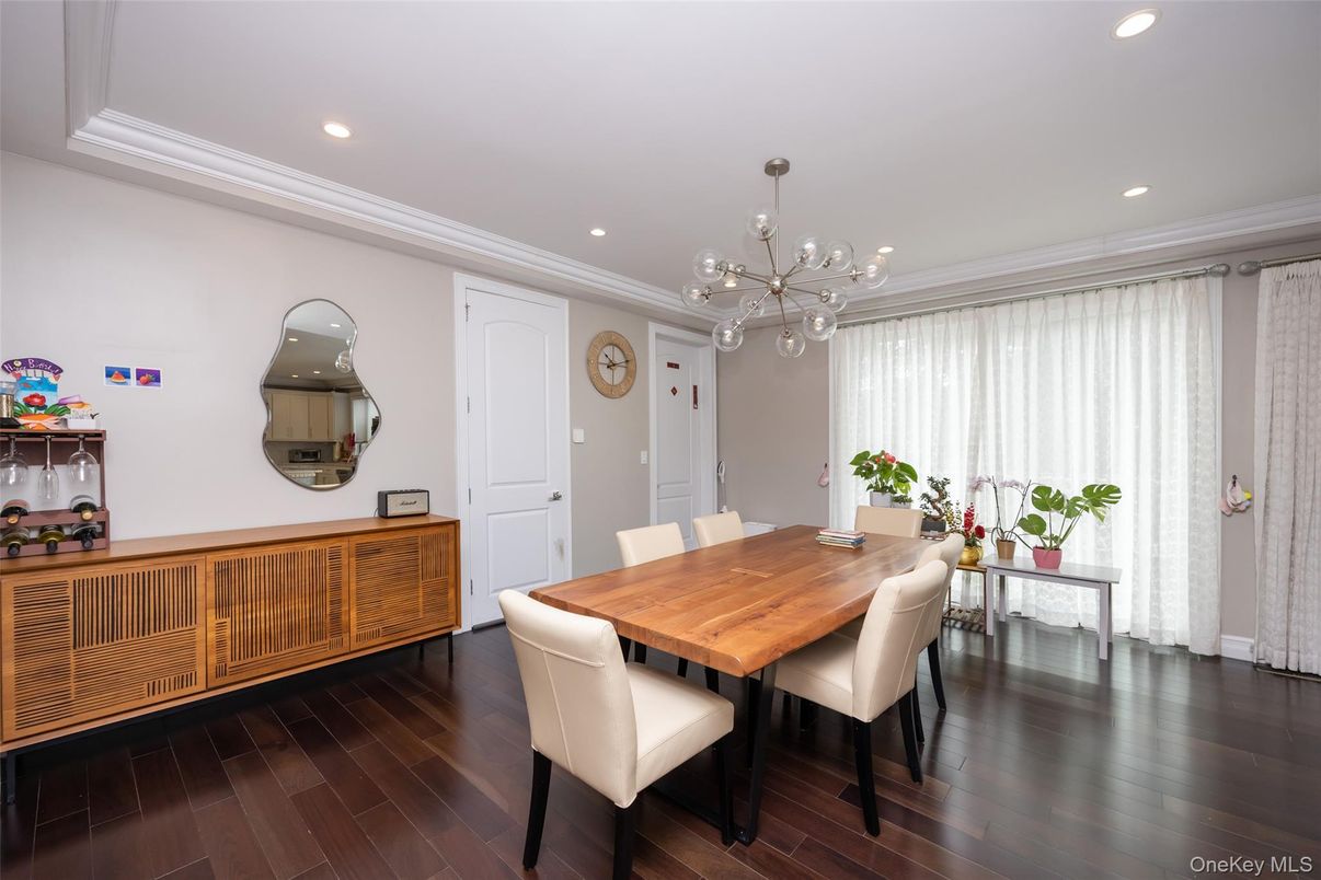 Dining room, Interior, Pendant Lights, Recessed Lighting, Wood Texture Flooring
