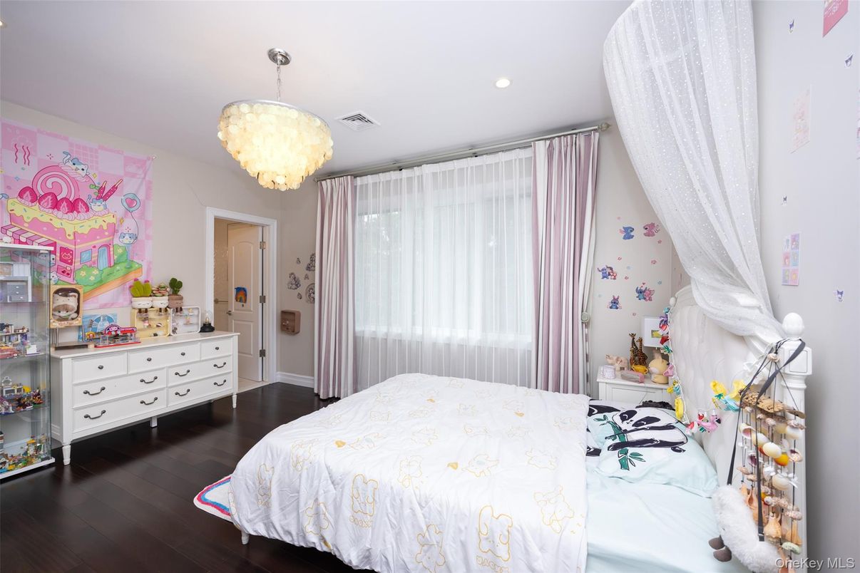 Bedroom, Interior, Pendant Lights, Recessed Lighting, Wood Texture Flooring