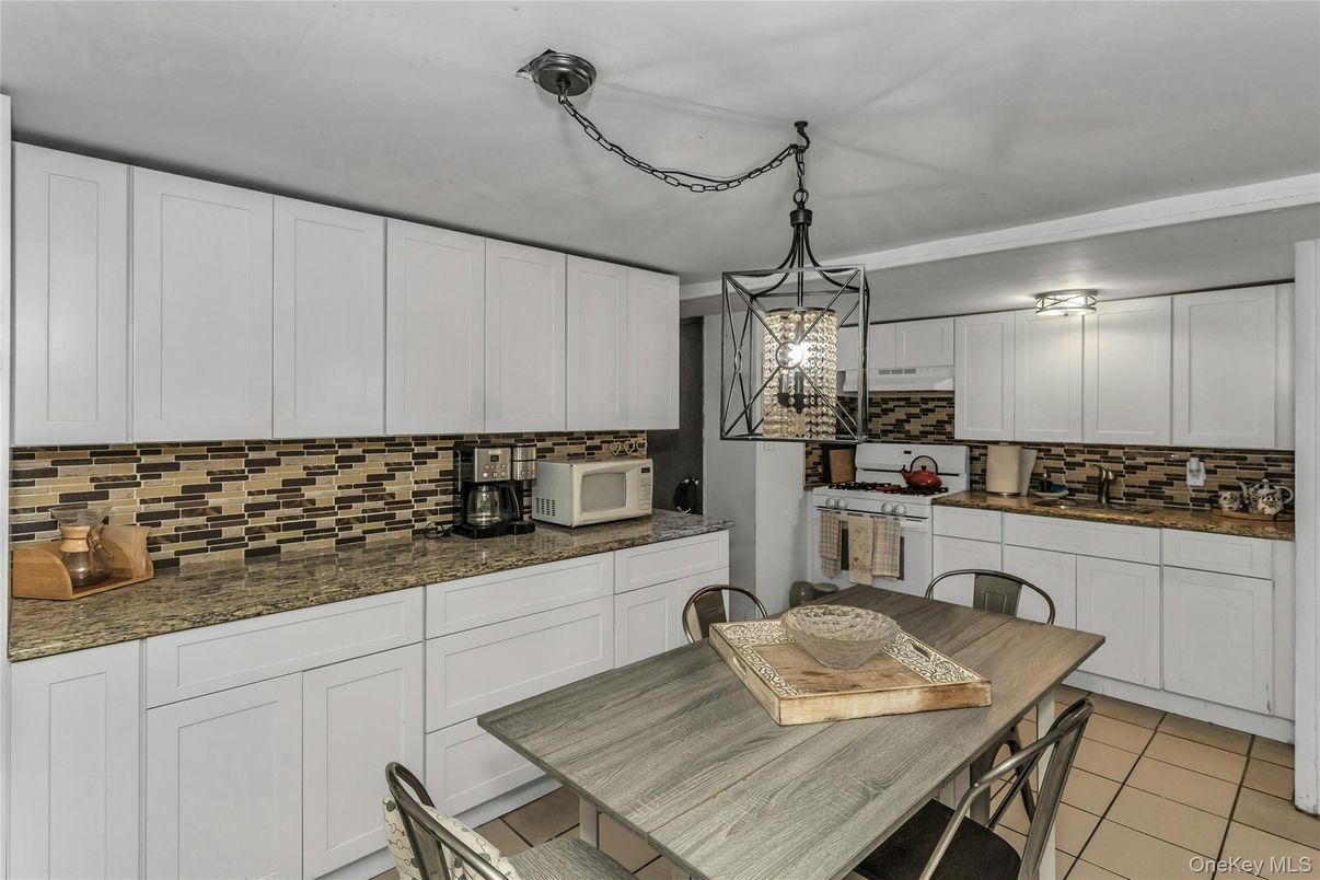 Dining room, Interior, Kitchen, Pendant Lights