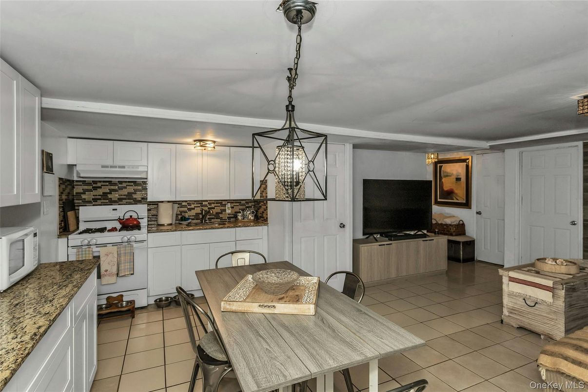 Dining room, Interior, Kitchen, Pendant Lights