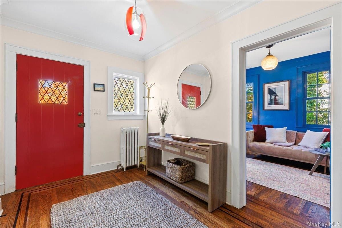 Interior, Pendant Lights, Wood Texture Flooring