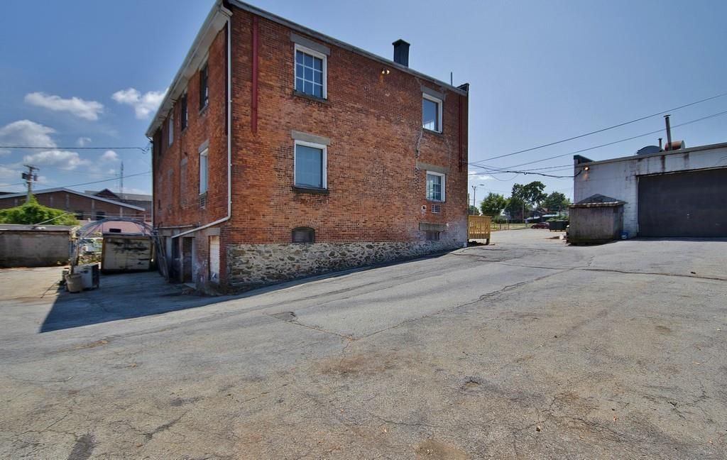 Detached Garage, Exterior