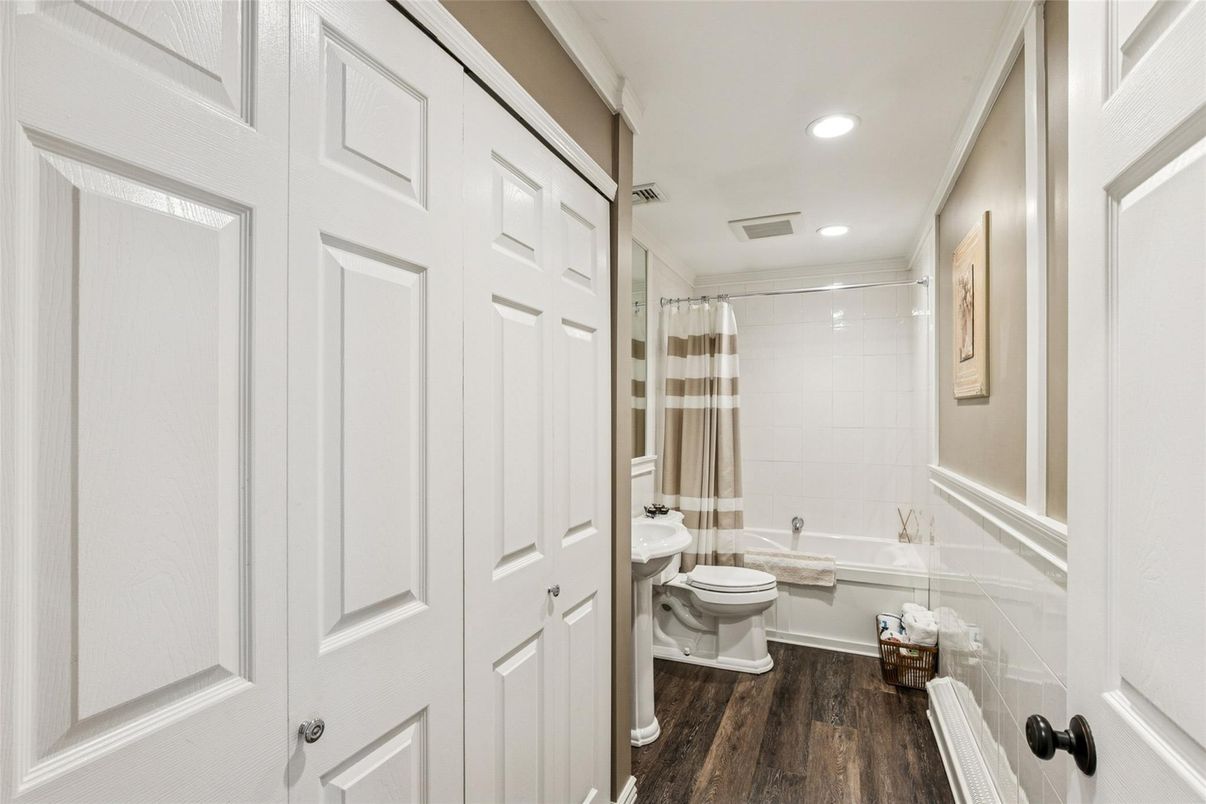 Bathroom, Interior, Recessed Lighting, Wood Texture Flooring