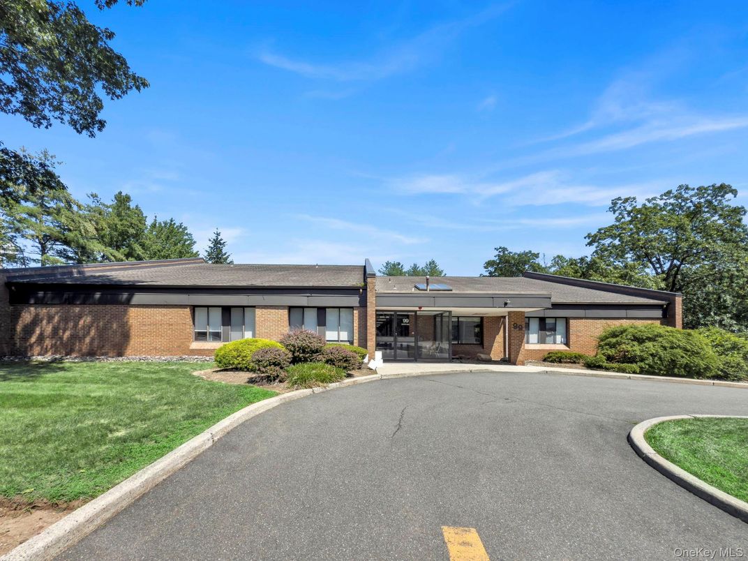 Exterior, Facade, Brick Facade, Ranch