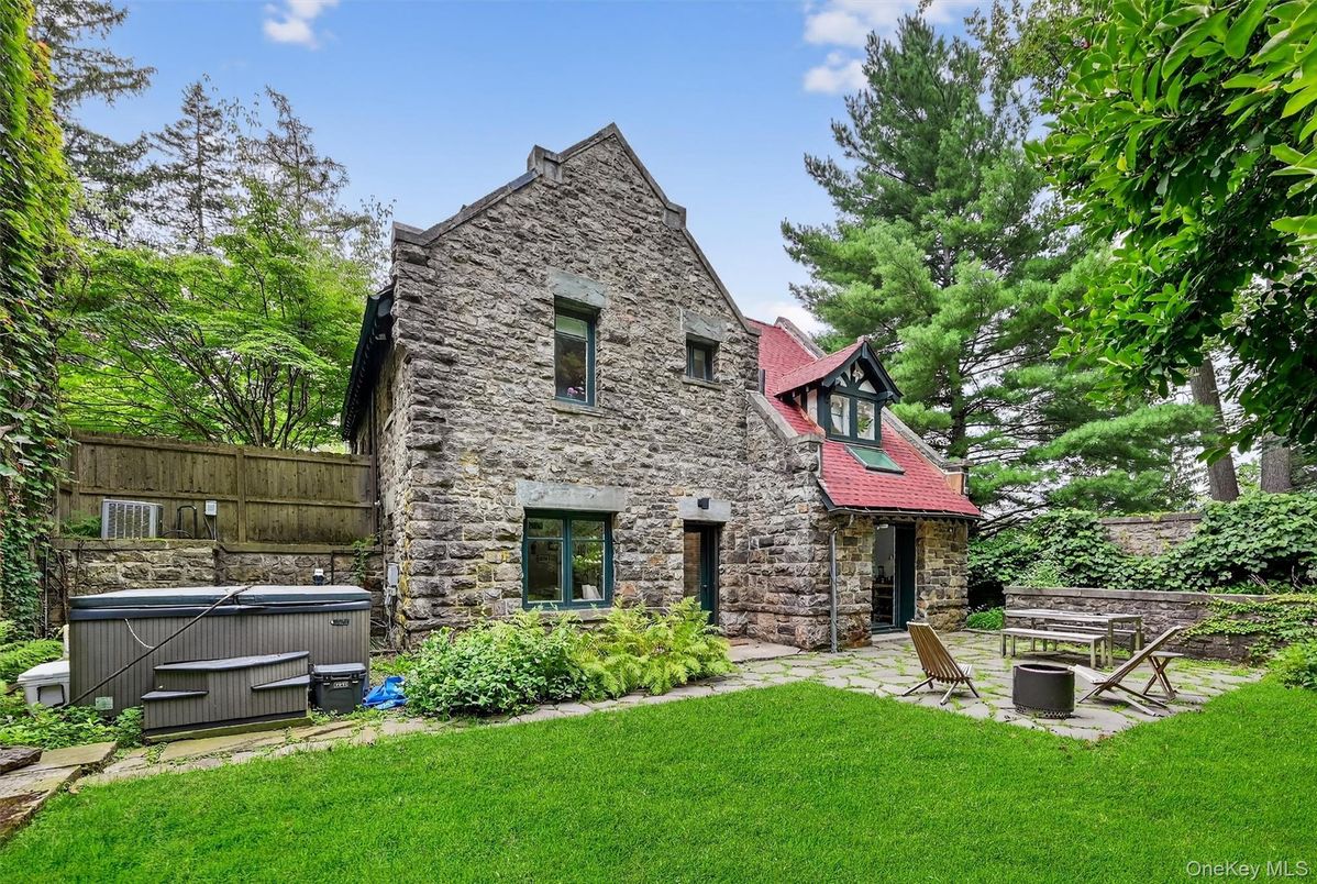 Backyard, Exterior, Hot Tub