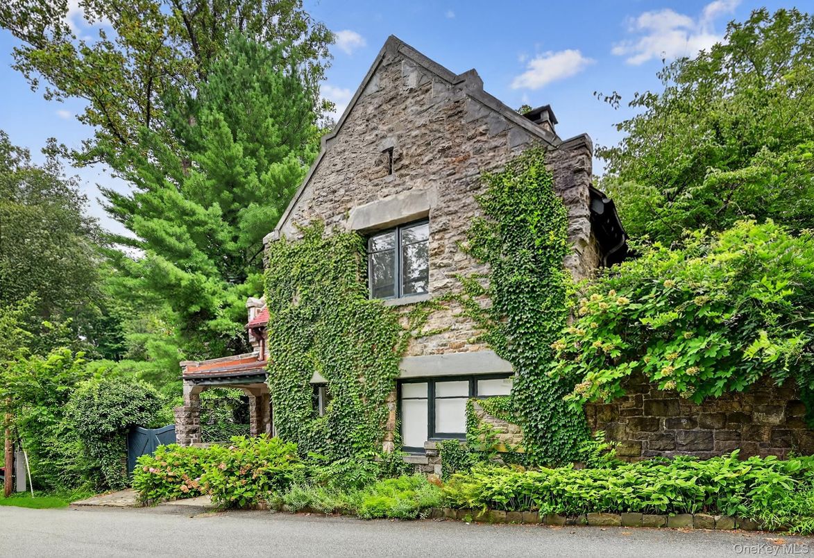 Exterior, Facade, Tudor Revival