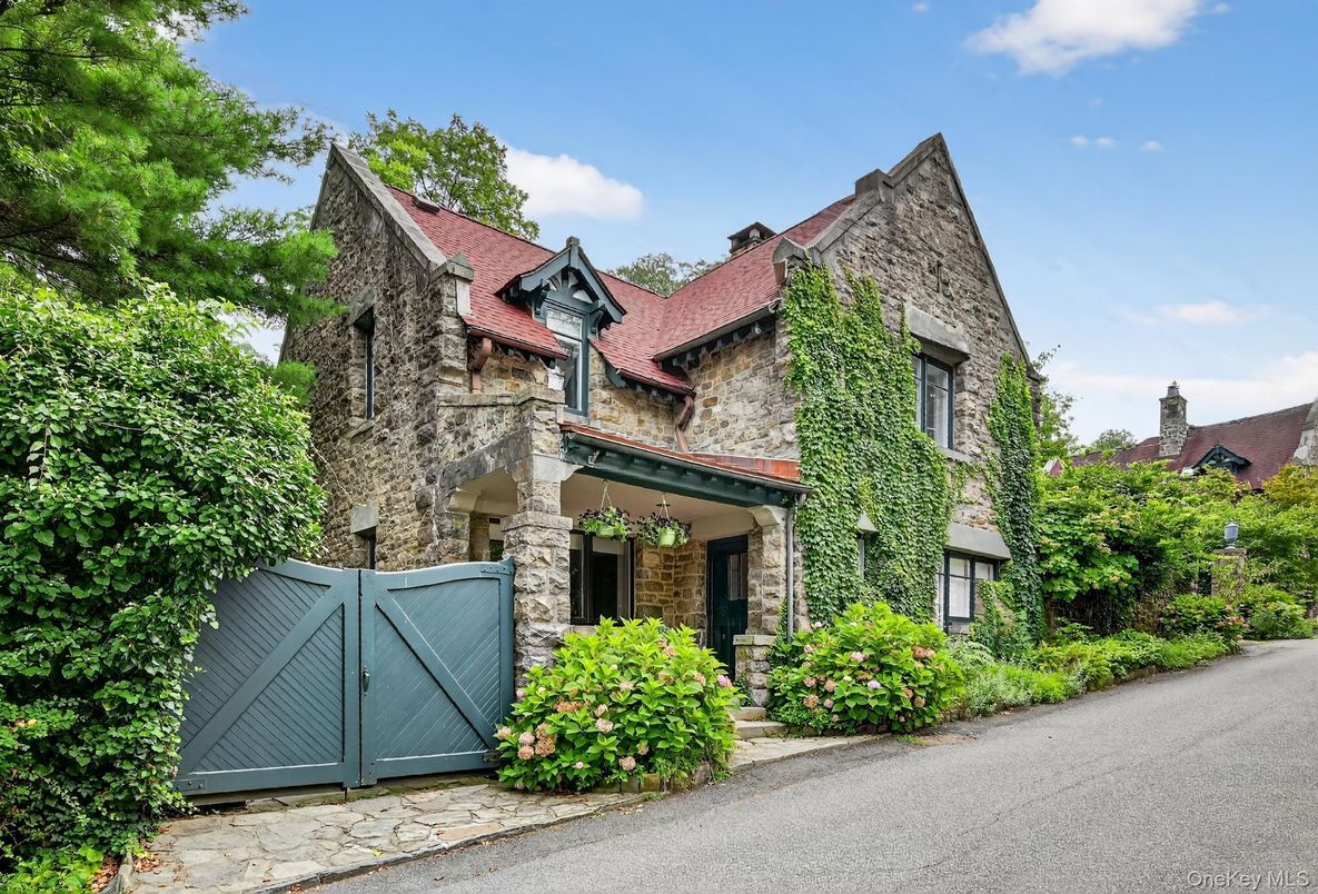 Exterior, Facade, Tudor Revival