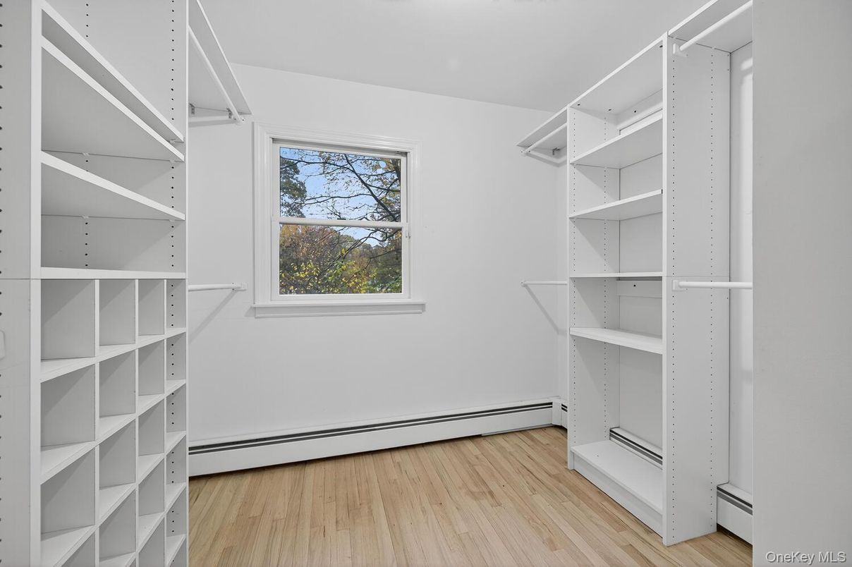 Interior, Walk-in Closets, Wood Texture Flooring