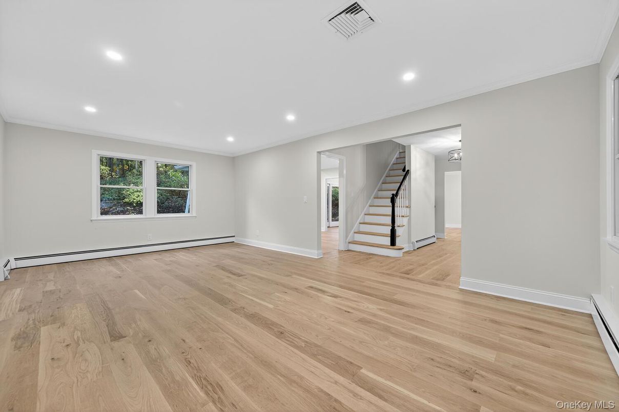 Empty room, Interior, Recessed Lighting, Wood Texture Flooring