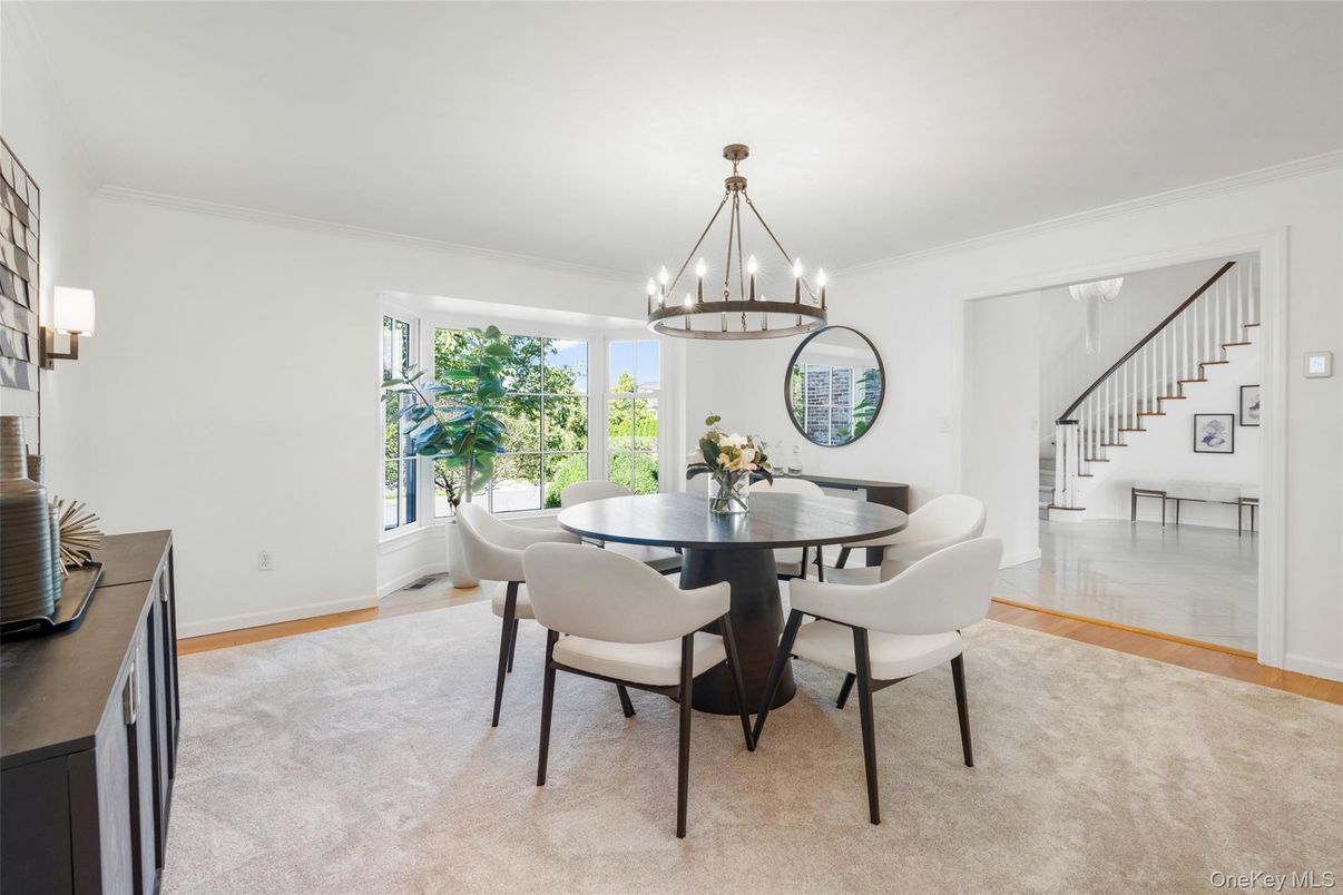 Chandelier, Dining room, Interior, Pendant Lights