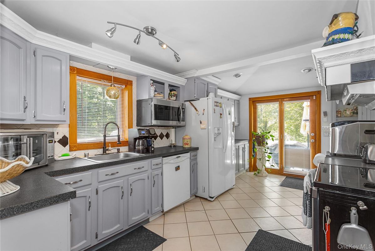 Interior, Kitchen, Pendant Lights