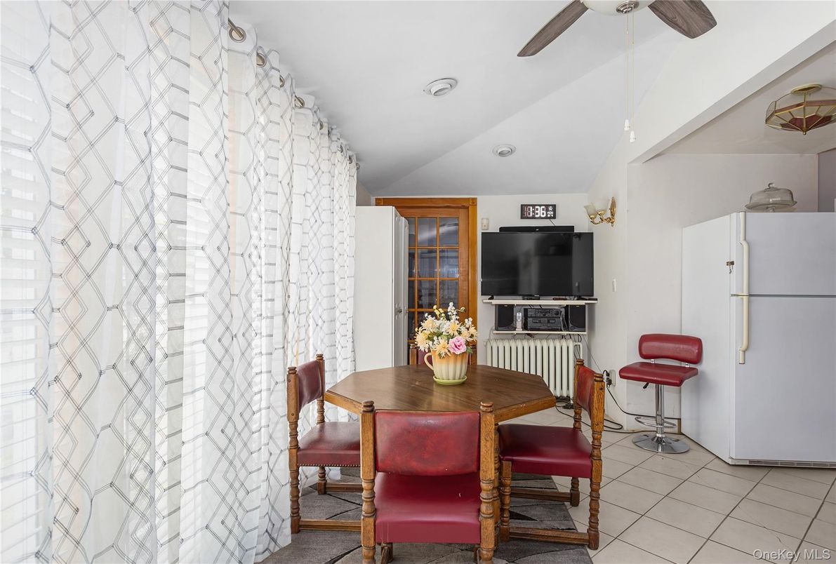 Dining room, Interior
