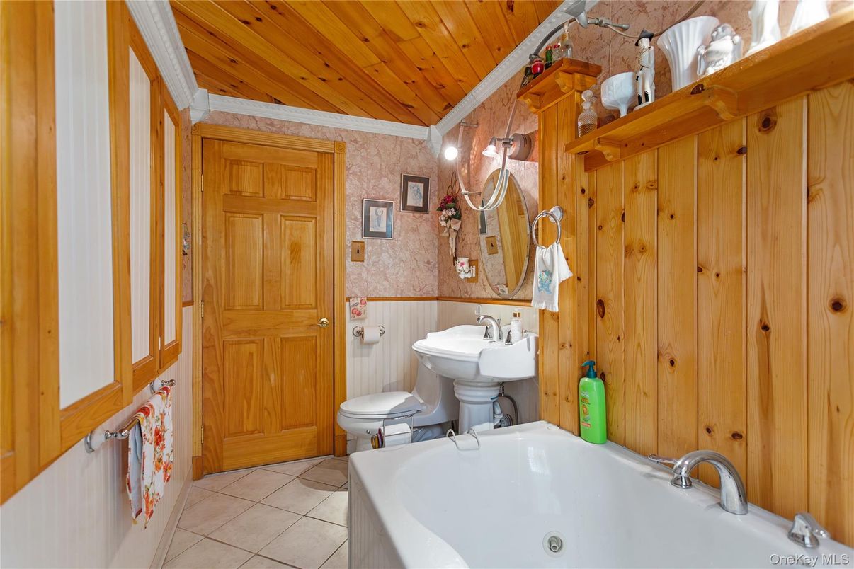 Bathroom, Interior, Wooden Ceilings, Wooden Walls