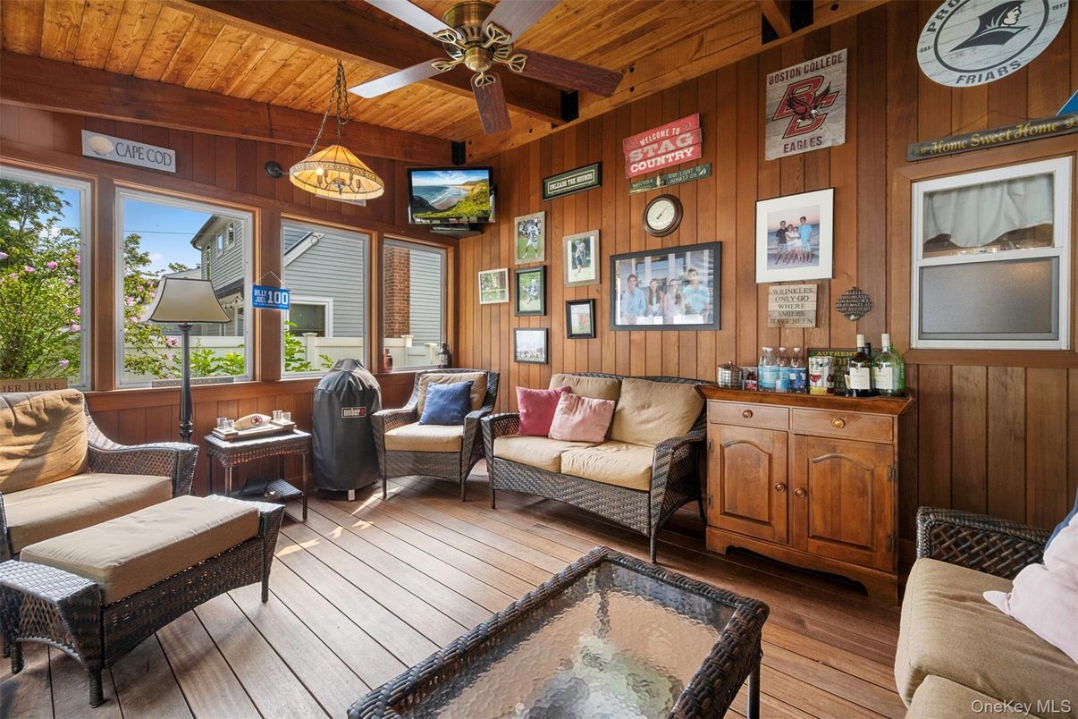 Interior, Living room, Pendant Lights, Wooden Beams, Wooden Ceilings, Wood Texture Flooring, Wooden Walls