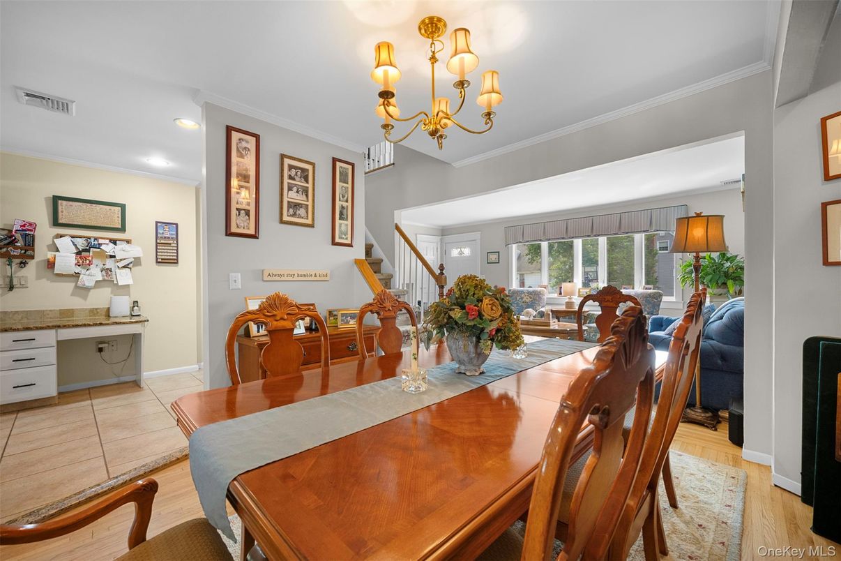 Chandelier, Dining room, Interior, Recessed Lighting, Wood Texture Flooring