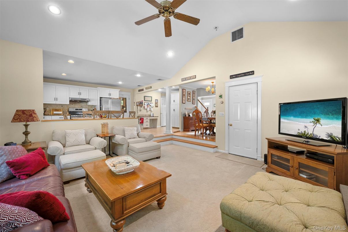 Dining room, Interior, Kitchen, Living room, Recessed Lighting, Stainless Steel Appliances