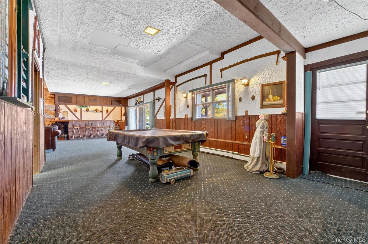 Billiard Table, Game Room, Interior