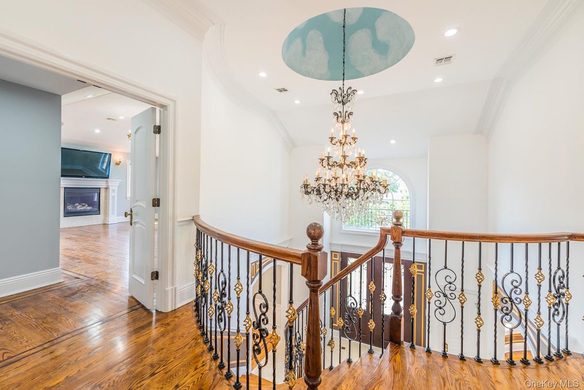 Chandelier, Fireplace, Interior, Recessed Lighting, Wood Texture Flooring