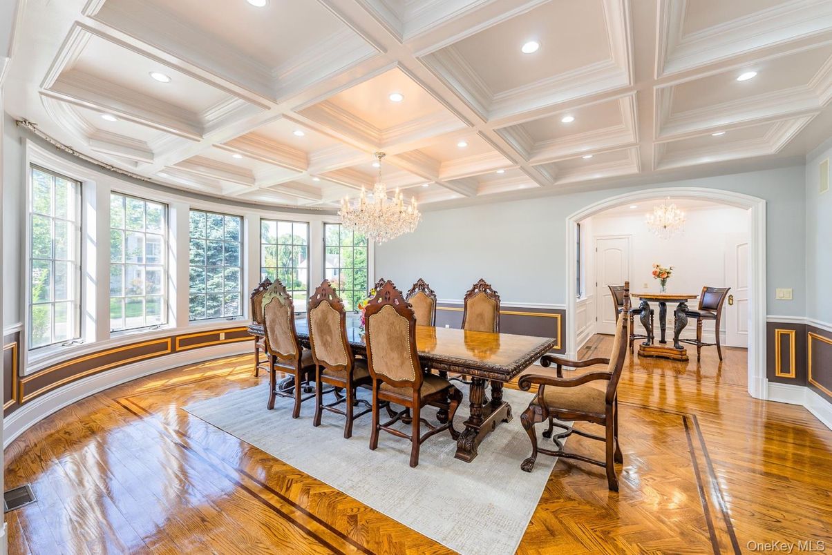 Chandelier, Dining room, Interior, Recessed Lighting, Wood Texture Flooring